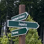 Zugspitze Glueck.auf * Waldidylle
